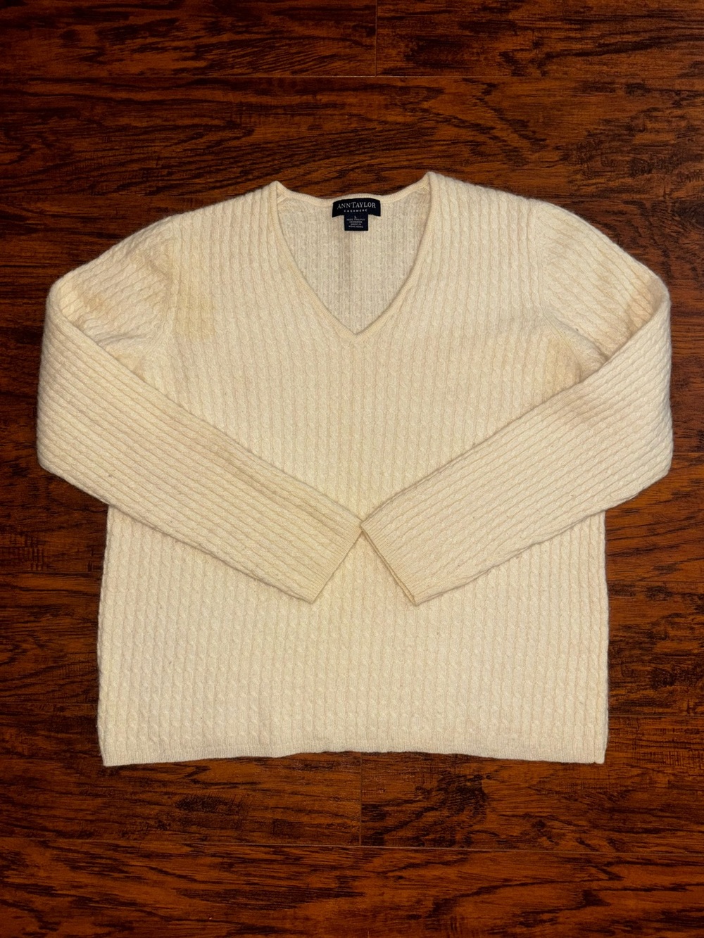Ann Taylor Cashmere Sweater Cream Cable Knit V-Neck 100% Two Ply Cashmere